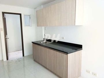 Modern Townhouse For Sale in Cubao near Edsa PH1112
