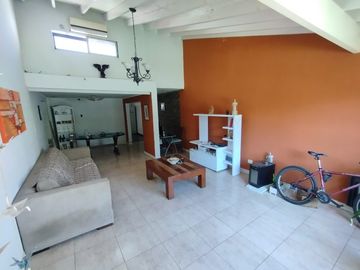 Casa en venta en Moron Sur