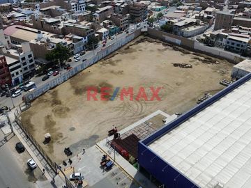 ¡Terreno en Venta 7,500 m2 en Centro de Chiclayo – Inversión con Potencial Increíble!

📍 Ubicación Privilegiada
Este terreno de 7,500 m², ubicado e