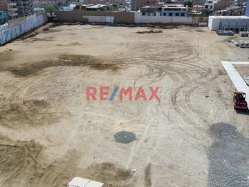 ¡Terreno en Venta 7,500 m2 en Centro de Chiclayo – Inversión con Potencial Increíble!

📍 Ubicación Privilegiada
Este terreno de 7,500 m², ubicado e