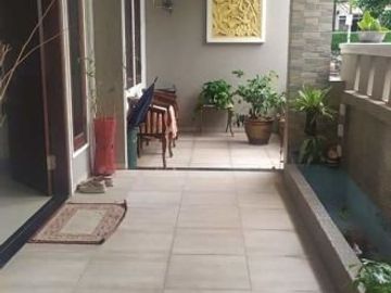 Rumah di Bukit Pamulang Indah Tangsel 2 Lantai Tanah Luas