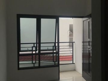 Rumah 2 lantai siap huni di dekat samsat cinere depok