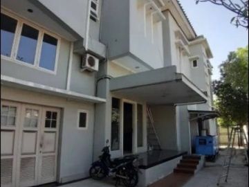 Rumah mewah 3 lantai cocok untuk kantor, rumah usaha, showroom, outlet dan rumah tinggal