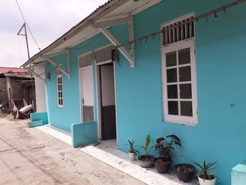 Rumah Biru Kontrakan 2 Pintu Di Kebalen Bekasi