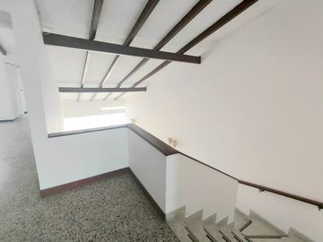 casa en arriendo en urbanización la flora. Cod A108382