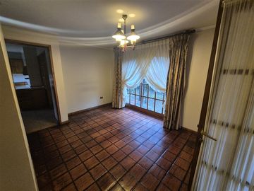 Casa en arriendo de 5 dorm. dentro de Los Angeles