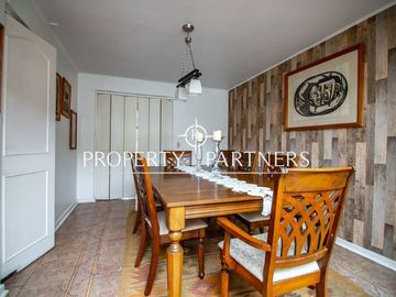 Acogedora casa con inmejorable ubicación.