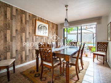 Acogedora casa con inmejorable ubicación.