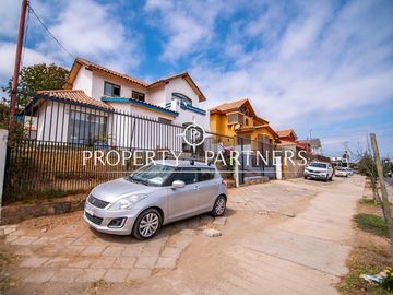 Acogedora casa con inmejorable ubicación.