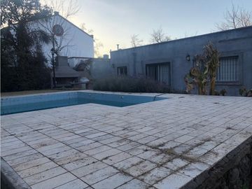 VENDE CASA EN LA PUNTILLA ZONA CORTIJO