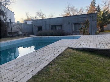 VENDE CASA EN LA PUNTILLA ZONA CORTIJO