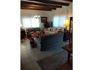 VENDE CASA EN LA PUNTILLA ZONA CORTIJO
