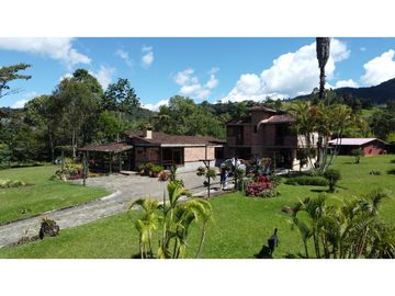 VENTA FINCA 8000mts 250 construidos Parcelación abierta La Ceja