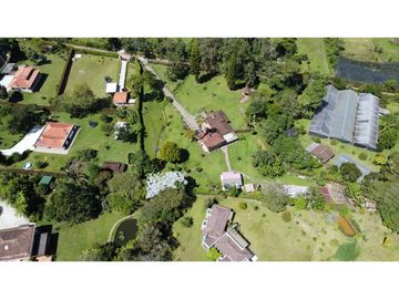 VENTA FINCA 8000mts 250 construidos Parcelación abierta La Ceja