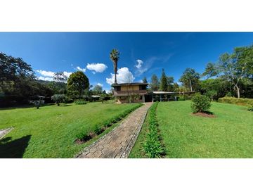 VENTA FINCA 8000mts 250 construidos Parcelación abierta La Ceja