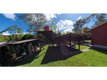 VENTA FINCA 8000mts 250 construidos Parcelación abierta La Ceja