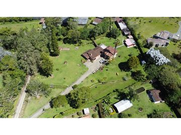 VENTA FINCA 8000mts 250 construidos Parcelación abierta La Ceja