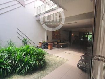 Rumah Mewah di Bukit Gading Villa Kelapa Gading, Lingkungan Elite & Strategis