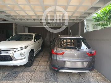 Rumah Mewah di Bukit Gading Villa Kelapa Gading, Lingkungan Elite & Strategis