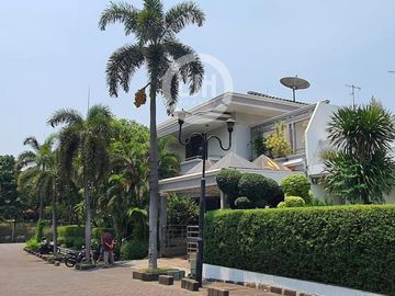 Rumah Mewah di Bukit Gading Villa Kelapa Gading, Lingkungan Elite & Strategis