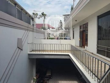 Rumah Mewah di Bukit Gading Villa Kelapa Gading, Lingkungan Elite & Strategis