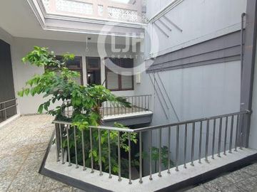 Rumah Mewah di Bukit Gading Villa Kelapa Gading, Lingkungan Elite & Strategis
