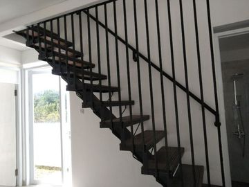 Jual rumah mewah cantik rasa villa sejuk asri di kota bandun gcikutra pahlawan dago