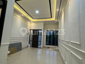 Dekat Akses Tol, Rumah, 2 Lantai, SHM, Dekat Pusat Perbelanjaan, Bebas Banjir