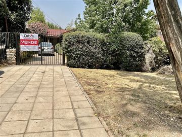 Casa en Venta en Camino El Alba / Cardenal Newman