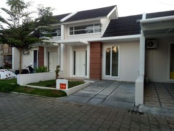 RUMAH CANTIK BEBAS BANJIR DEKAT BANDARA SAMRATULANGI
