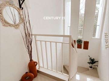 DIJUAL CEPAT RUMAH 2 Lantai Dibawah Harga Pasaran Di Pondok Cabe