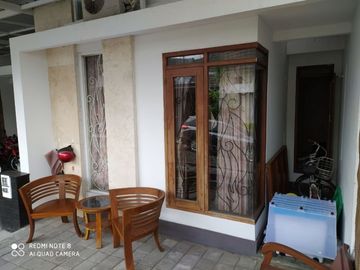 Rumah minimalis modern siap huni dalam perumahan dekat JCM