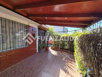 Casa en venta de 3 dorm. en La Granja