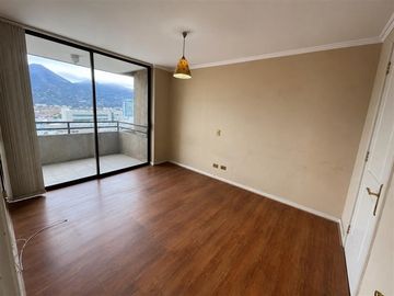 Departamento en venta de 3 dorm +servicio en Las Condes