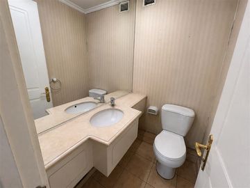 Departamento en venta de 3 dorm +servicio en Las Condes