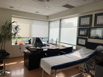 OFICINA IDEAL CLINICA,1 PABELLON/ 5 BOX, HOTEL MARRIOTT.