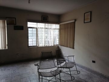 CASA EN VENTA EN COL. INDUSTRIAL EN MONTERREY