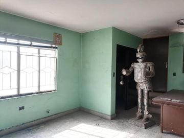 CASA EN VENTA EN COL. INDUSTRIAL EN MONTERREY