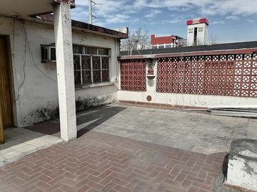 CASA EN VENTA EN COL. INDUSTRIAL EN MONTERREY