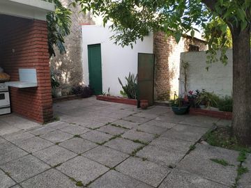 CASA + LOCAL SOBRE LOTE DE 7,80 x 43,30