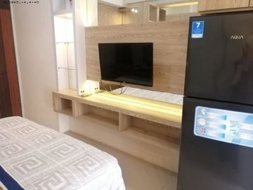 Apt. Gunawangsa Merr View Pool Full Furnished Okkra