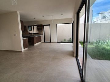 Residencia de Autor en La Condesa Juriquilla, 4 Recamaras, Sala de TV, 3.5 Baño