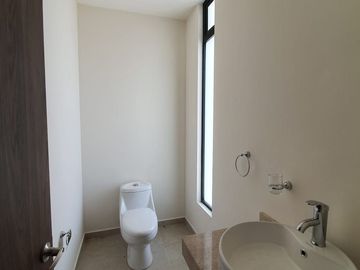Residencia de Autor en La Condesa Juriquilla, 4 Recamaras, Sala de TV, 3.5 Baño