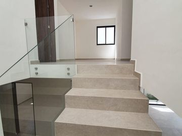 Residencia de Autor en La Condesa Juriquilla, 4 Recamaras, Sala de TV, 3.5 Baño