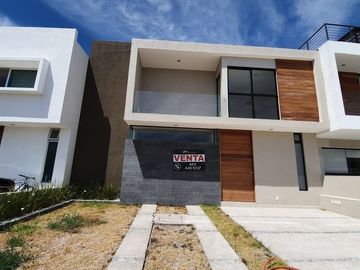 Residencia de Autor en La Condesa Juriquilla, 4 Recamaras, Sala de TV, 3.5 Baño