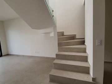 Residencia de Autor en La Condesa Juriquilla, 4 Recamaras, Sala de TV, 3.5 Baño