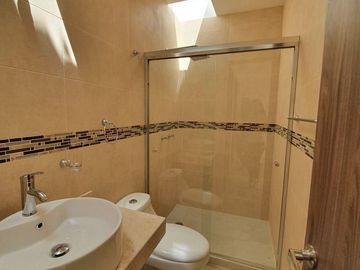 Residencia de Autor en La Condesa Juriquilla, 4 Recamaras, Sala de TV, 3.5 Baño