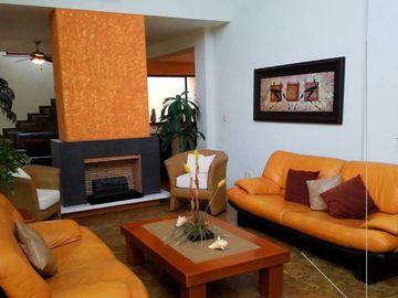 SE VENDE CASA NUEVA EN COTO DE FRACC.LAS BRISAS, TEPIC