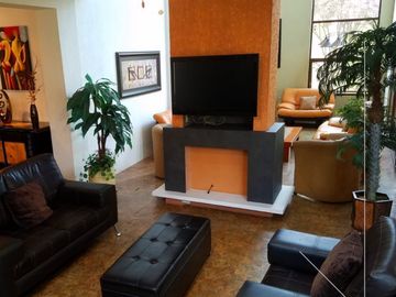 SE VENDE CASA NUEVA EN COTO DE FRACC.LAS BRISAS, TEPIC