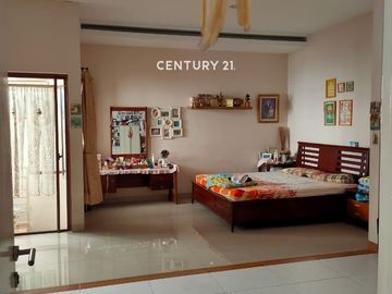 Rumah Full Furnished Cluster Alamanda JGC 4 KT Siap AJB